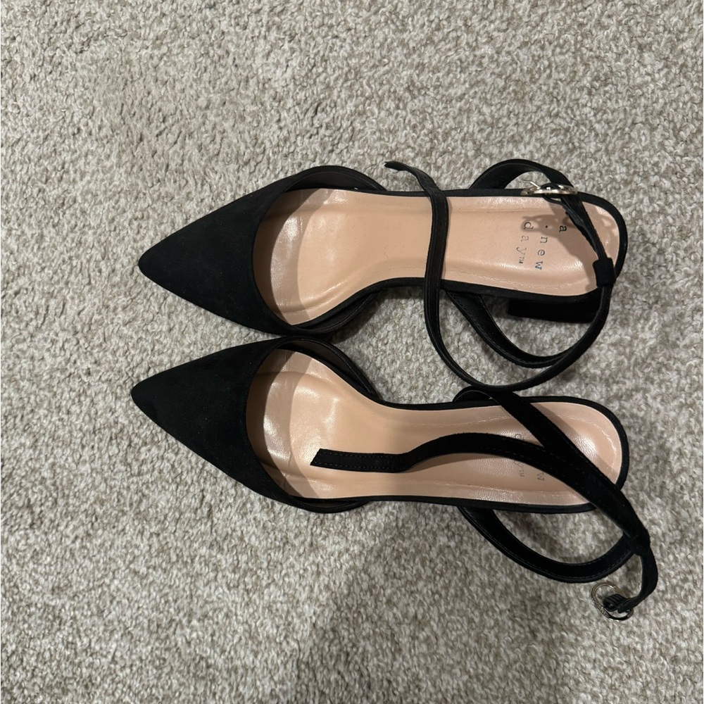 Black point toe heels